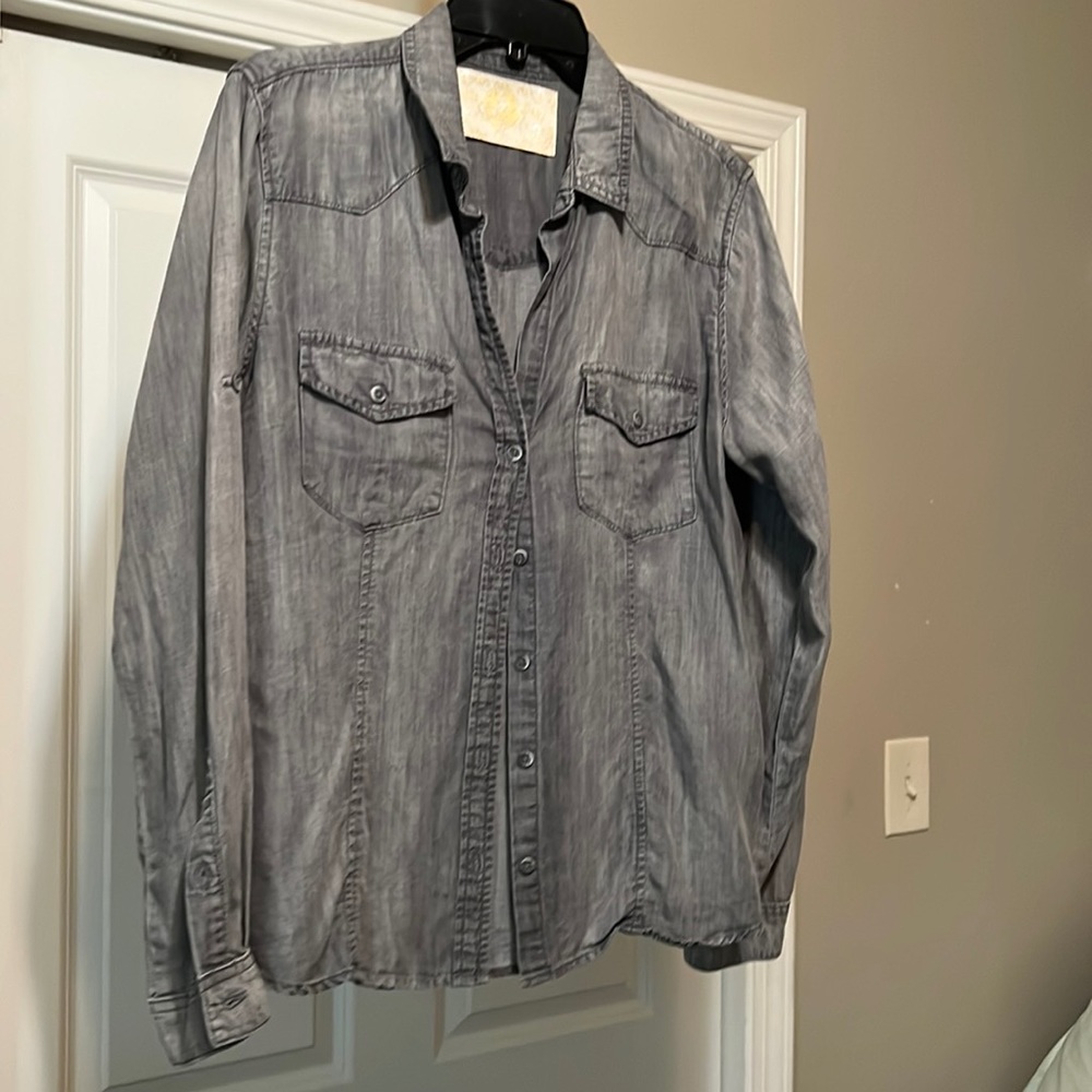 Bella Dahl long sleeve button down jean shirt